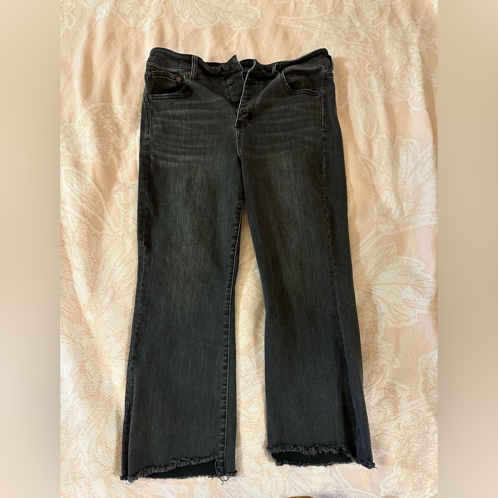 American Eagle Outfitters Cropped High-Rise Black Flare Jeans